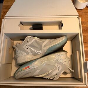 Nike Adapt BB 2.0 self lacing 10.5